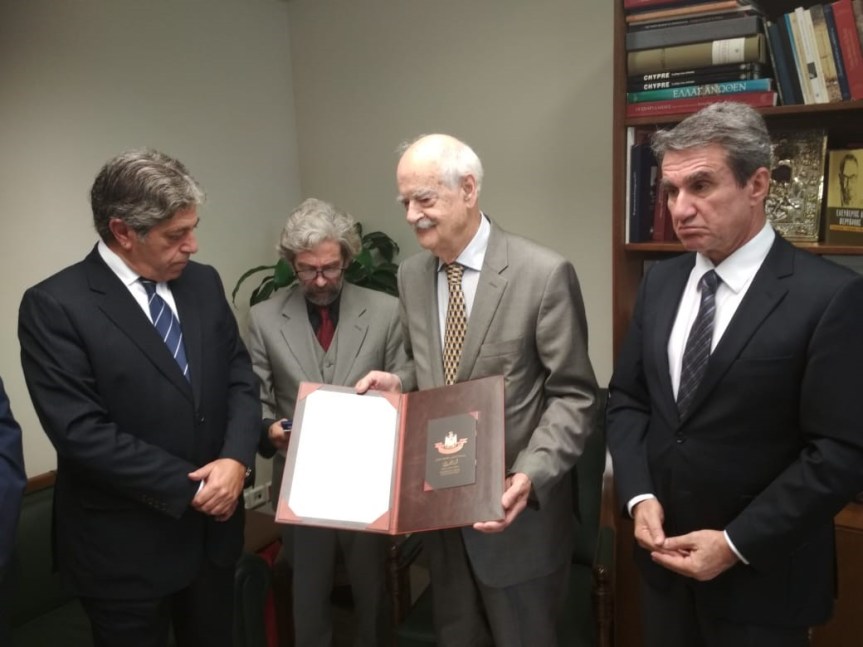 ΑΠΟΝΟΜΗ ΜΕΤΑΛΛΙΟΥ ΤΟΥ ΑΣΤΕΡΙΟΥ ΤΗΣ ΦΙΛΙΑΣ ΣΤΟΝ Κ. ΑΠΟΣΤΟΛΟ&nbsp;ΚΑΚΛΑΜΑΝΗ