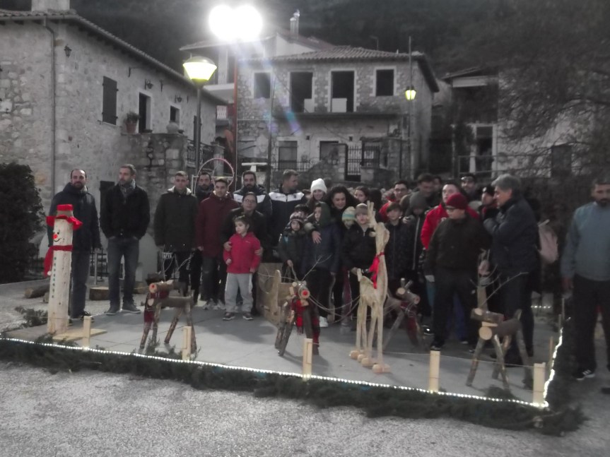 Ο Απόλλωνας και ο Α.Ο. Καρυάς υποδέχονται τα ΚΔΑΠ-ΜΕΑ του Δήμου Λευκάδας στην στολισμένη&nbsp;Καρυά.