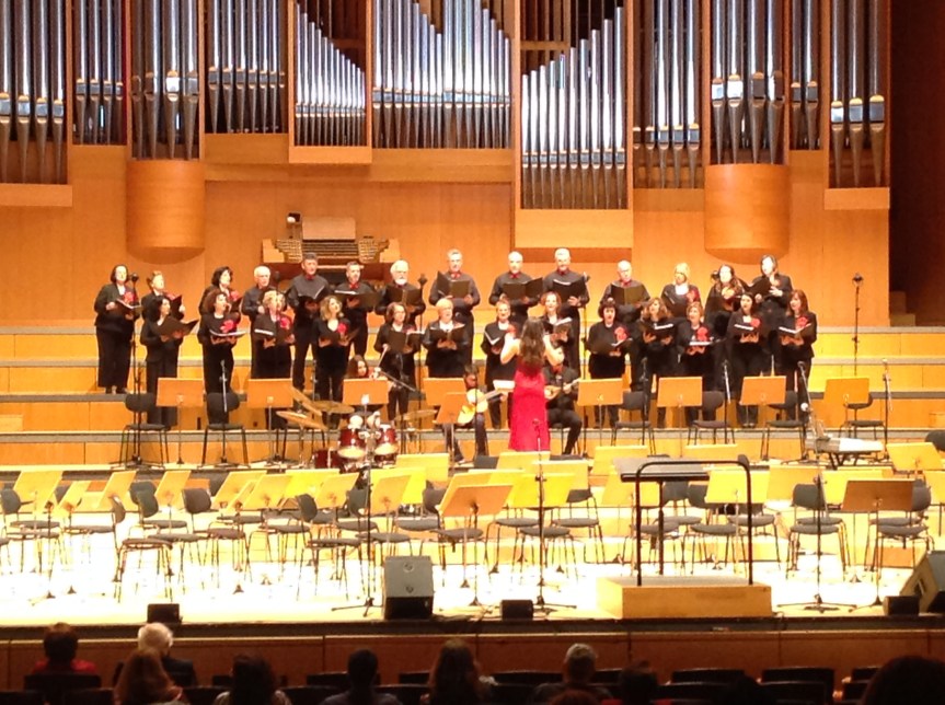 Εντυπωσιακή η εμφάνιση που πραγματοποίησε η Χορωδία του Συλλόγου Λευκαδίων Αττικής «Η Αγία Μαύρα», την Κυριακή 5/5/2019 στο Μέγαρο Μουσικής&nbsp;Αθηνών.