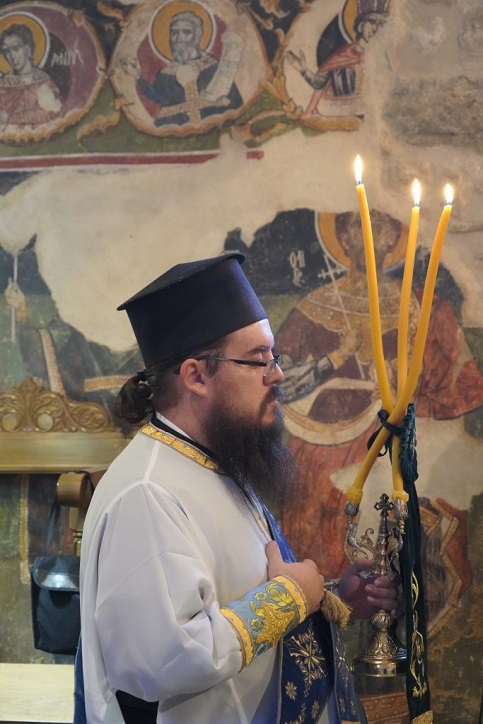 Η εις Πρεσβύτερον χειροτονία του Αρχιδιακόνου της Ιεράς μας Μητροπόλεως π. Χριστοφόρου Αραβανή  στην Ιερά Μονή Αγίου Ιωάννου Προδρόμου στο Λιβάδι Καρυάς&nbsp;Λευκάδος.