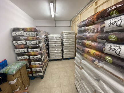 ΔΗΜΟΣ ΛΕΥΚΑΔΑΣ :Παραλαβή και διανομή ζωοτροφών στα αδέσποτα&nbsp;ζώα