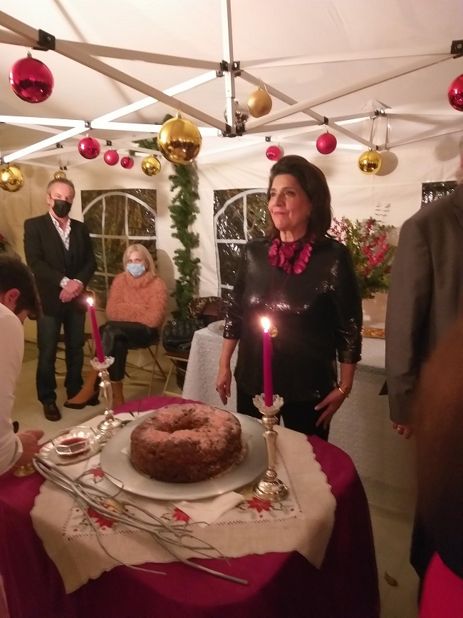 ΧΡΙΣΤΟΥΓΕΝΝΙΑΤΙΚΗ ΚΟΥΛΟΥΡΑ