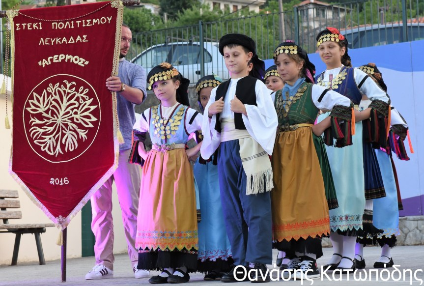 14Η ΓΙΟΡΤΗ ΠΑΡΑΔΟΣΙΑΚΩΝ ΧΟΡΩΝ ΝΕΝΑΝΙΚΩΝ ΤΜΗΜΑΤΩΝ ΚΑΡΥΑΣ&nbsp;ΛΕΥΚΑΔΑΣ